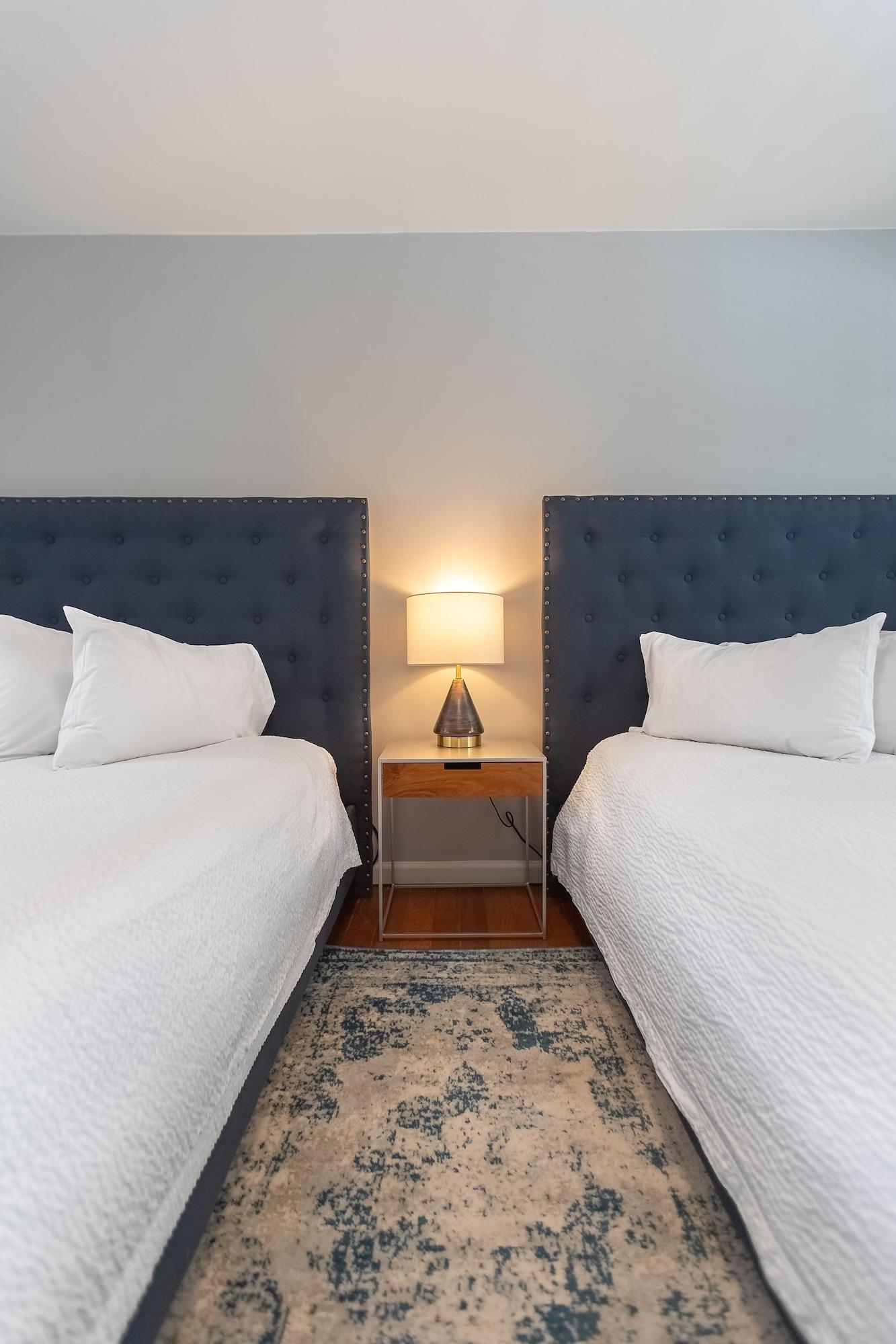 Seven Hills Inn レノックス エクステリア 写真