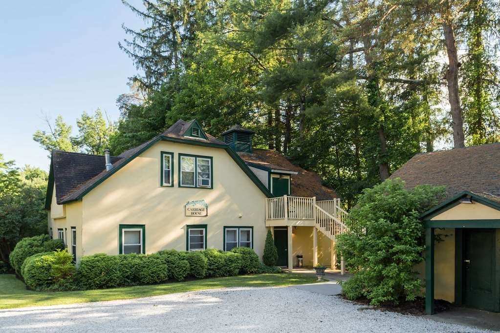 Seven Hills Inn レノックス エクステリア 写真